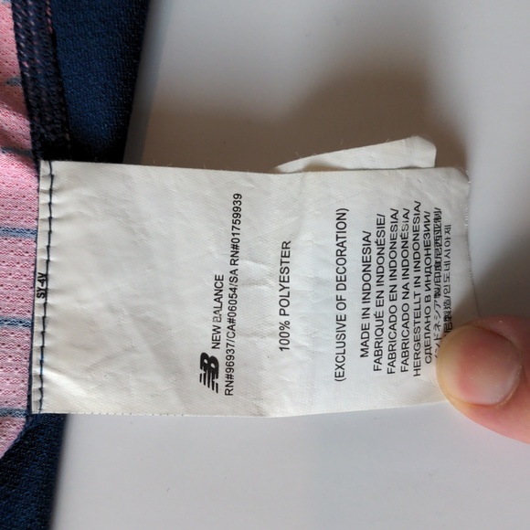 New Balance mens running shirt with NB Dry technology size Medium - Picture 9 of 11